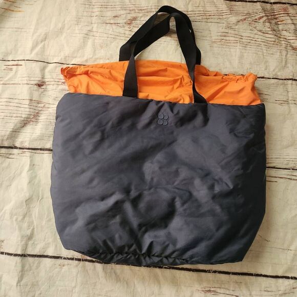 Sweaty Betty Color Pop Gym Bag - Picture 3 of 8